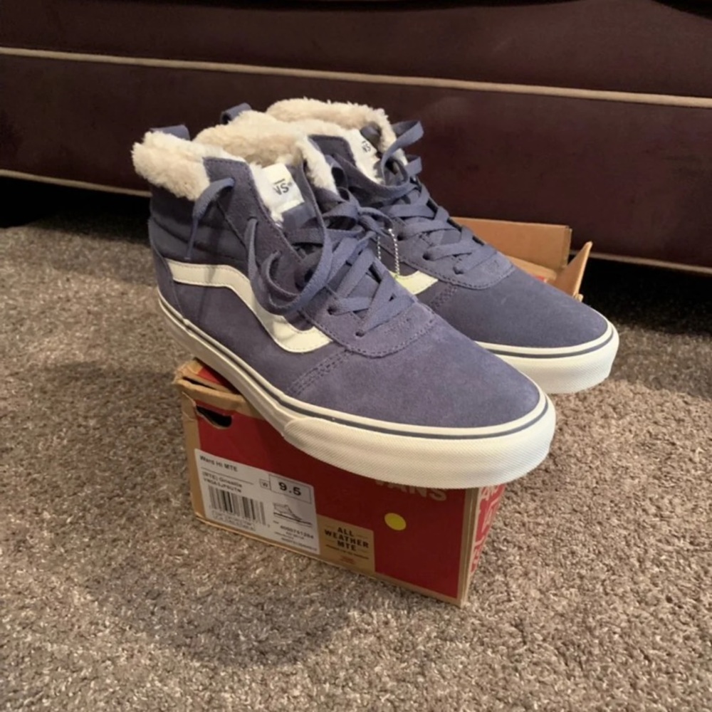 Brand New Vans Ward Hi MTE Women’s 9.5